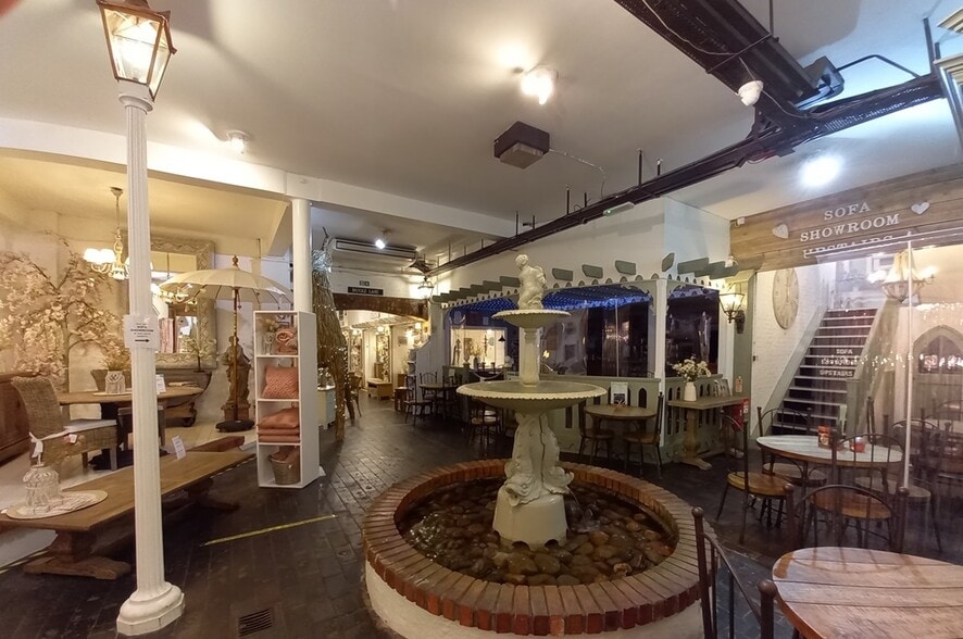 5-7 Greendragon Ln, Shrewsbury for sale - Interior Photo - Image 3 of 5