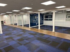 1 Station St, Bingham to rent Interior Photo- Image 2 of 4