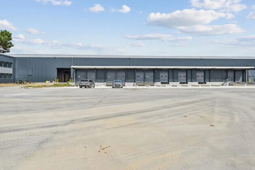 60 Rue Robert Moinon, Goussainville to rent - Building Photo - Image 3 of 17