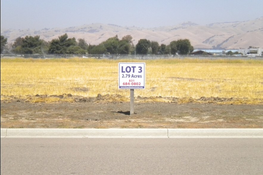 1751 Airway Dr, Hollister, CA for sale - Primary Photo - Image 1 of 6