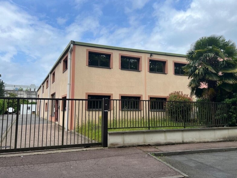 12 Rue Jean-Baptiste Huet, Jouy-en-Josas for sale - Building Photo - Image 2 of 12