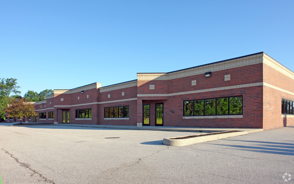 5685 Hudson Industrial Pky, Hudson, OH for sale - Building Photo - Image 1 of 1