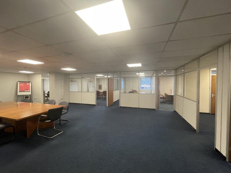 Weston Coyney Rd, Stoke On Trent to rent - Building Photo - Image 2 of 13