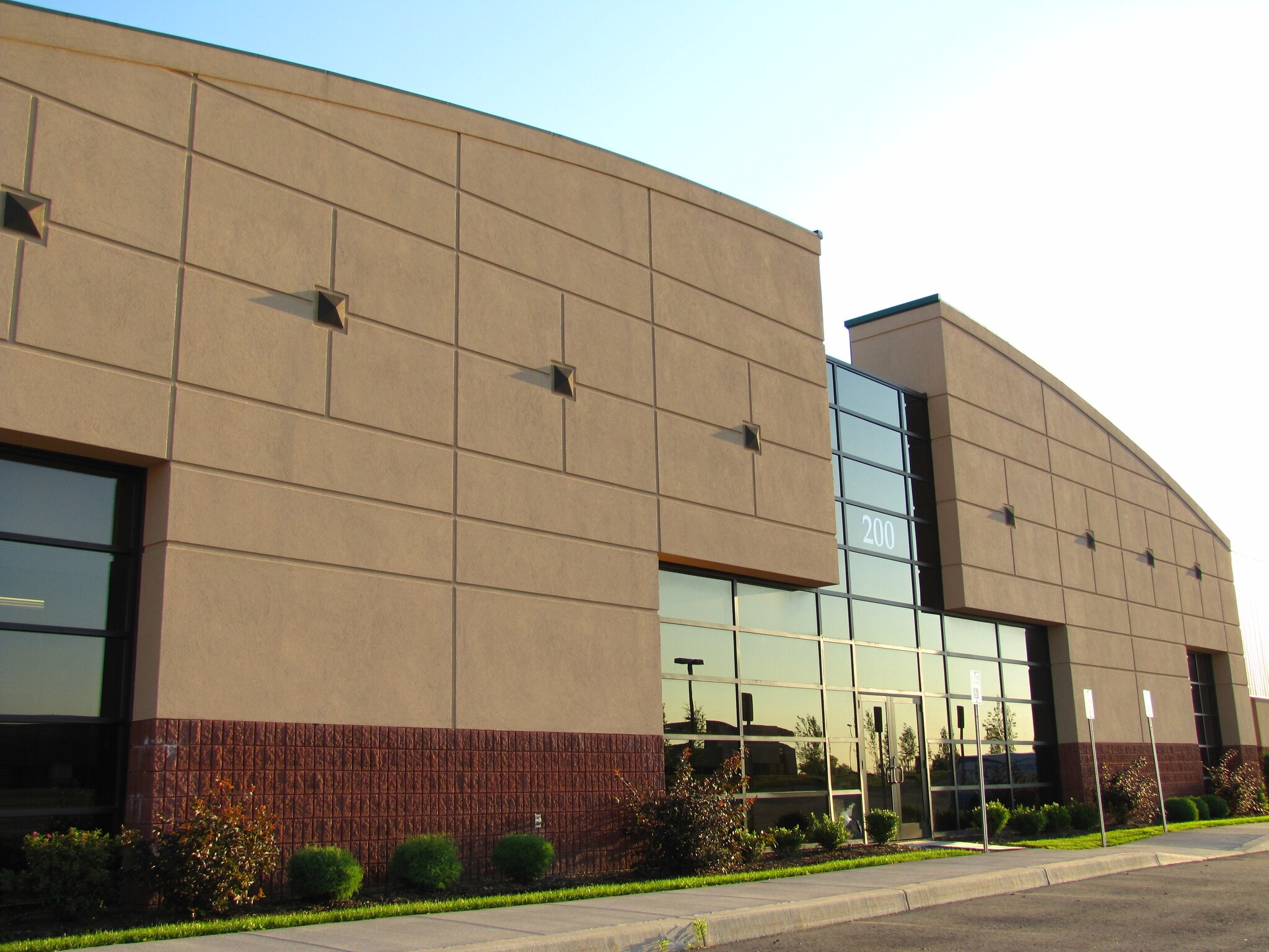 1565 Jefferson Rd, Rochester, NY to rent Primary Photo- Image 1 of 16