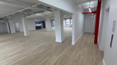 261 W 35th St, New York, NY for rent - Commercial Listing Video 