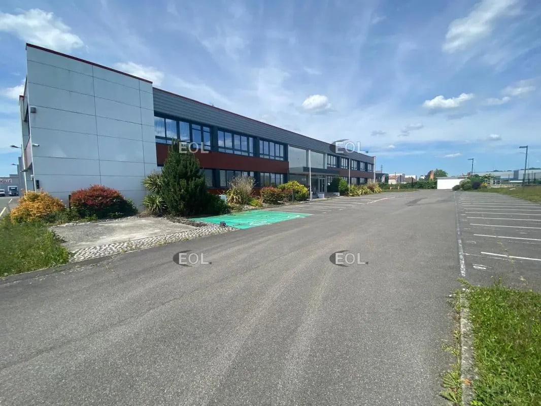 Land in Santeny to rent Building Photo- Image 1 of 14