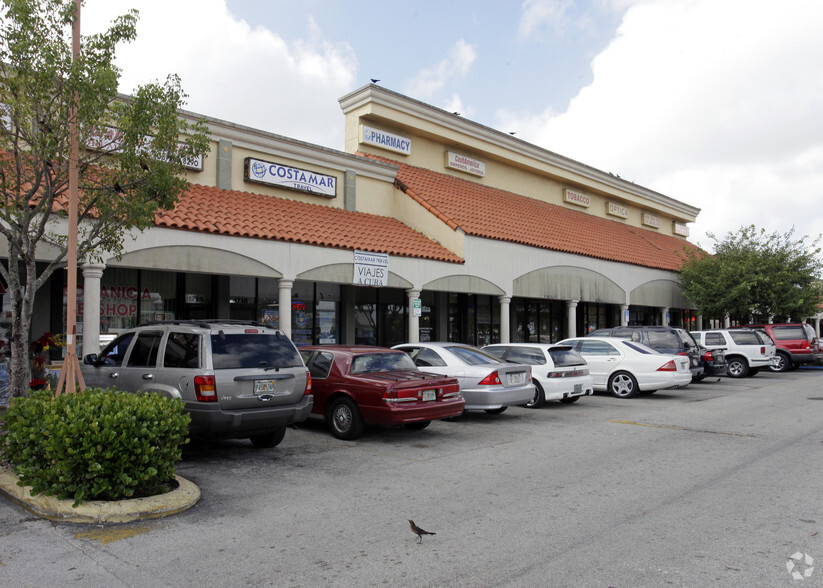 1700 W 68th St, Hialeah, FL for rent - Primary Photo - Image 3 of 3