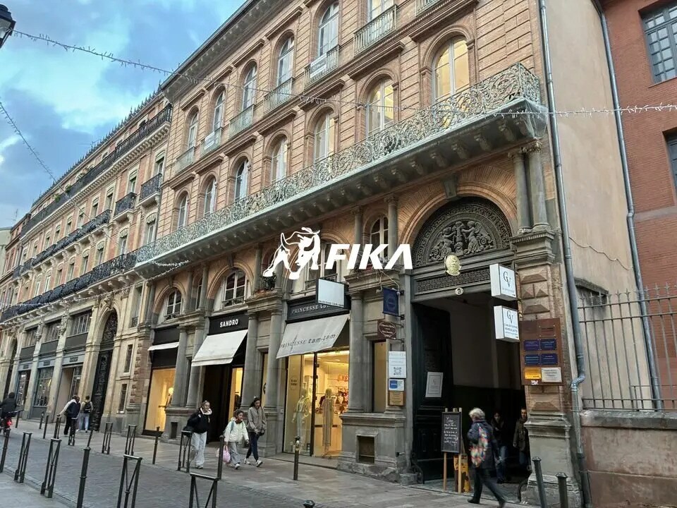 Office in Toulouse to rent Building Photo- Image 1 of 7