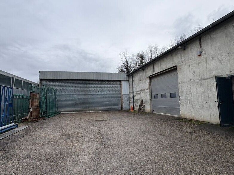 Light Industrial in Domarin to rent - Building Photo - Image 3 of 28