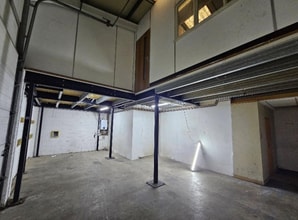 Maritime Clos, Rochester to rent Interior Photo- Image 2 of 4