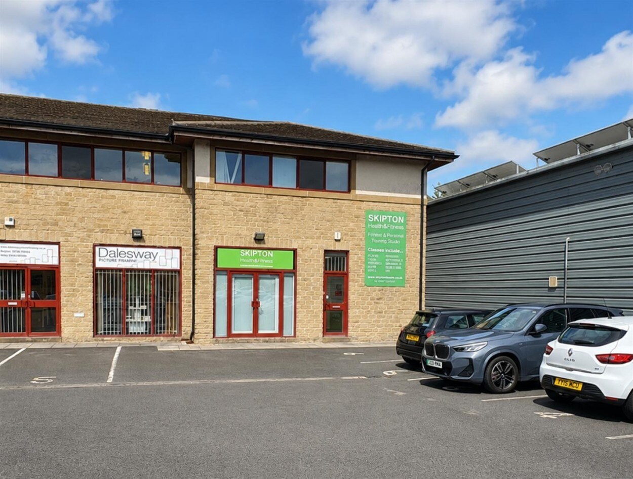 Carleton New Rd, Skipton to rent Building Photo- Image 1 of 9