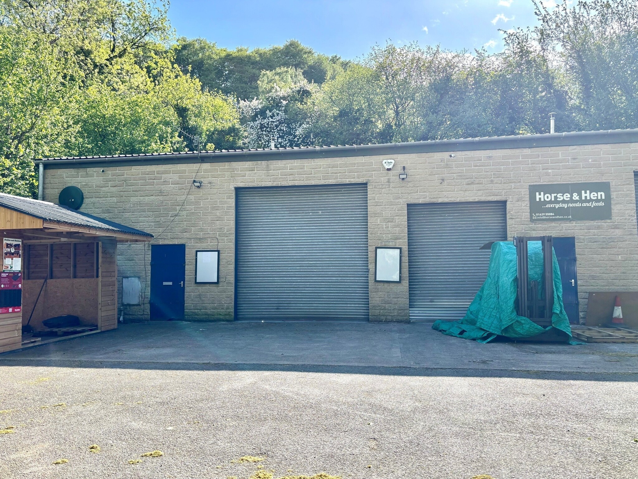 Units D & E Brookfield Industrial Estate, Tansley to rent Building Photo- Image 1 of 3