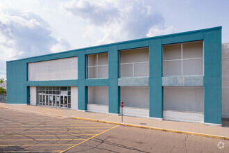 2323 W Pioneer Pky, Peoria, IL for rent Building Photo- Image 1 of 16