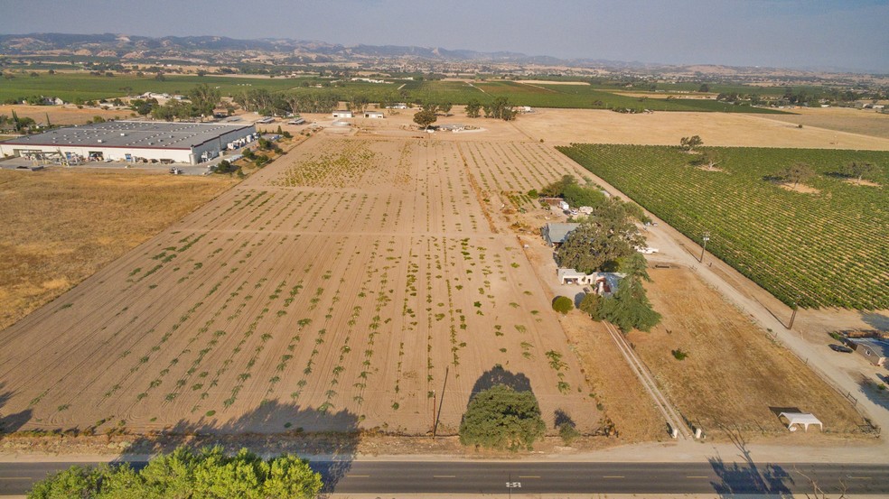 5175 Airport Rd, Paso Robles, CA for sale - Building Photo - Image 1 of 1