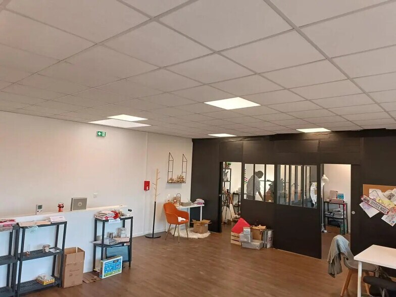 19 Rue Georges Melies, Cormeilles-en-Parisis to rent - Interior Photo - Image 3 of 6