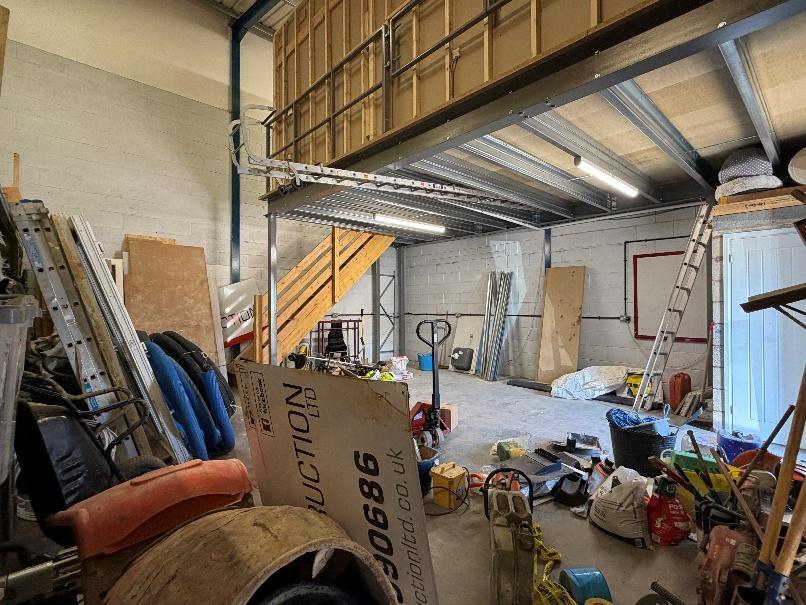 Cavalier Rd, Newton Abbot to rent Interior Photo- Image 1 of 3
