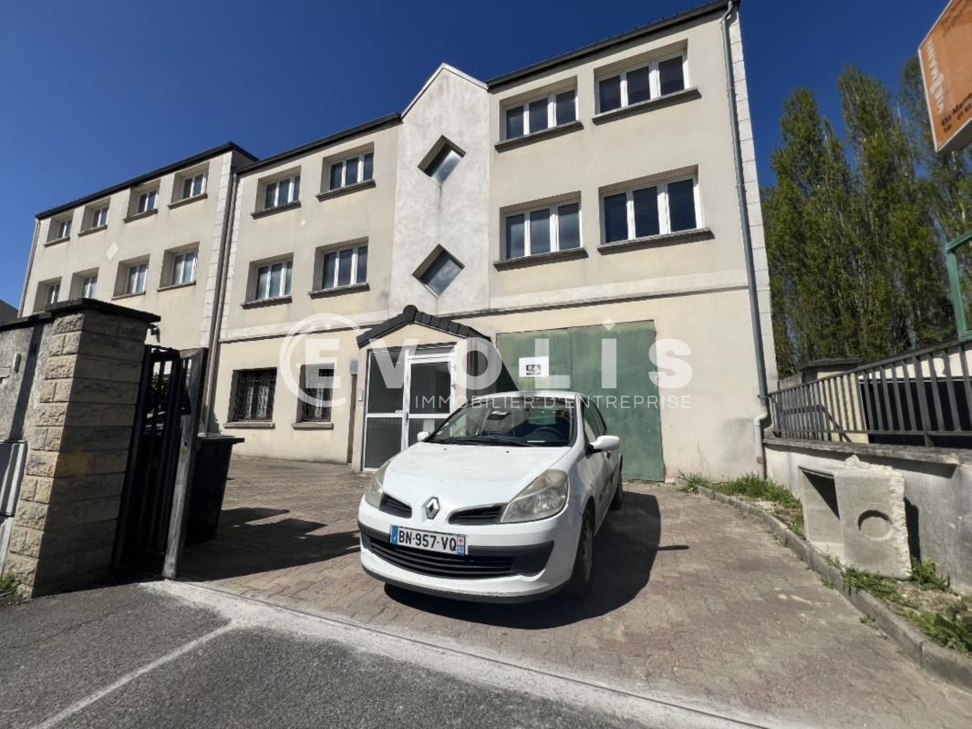Office in Montfermeil to rent Building Photo- Image 1 of 9
