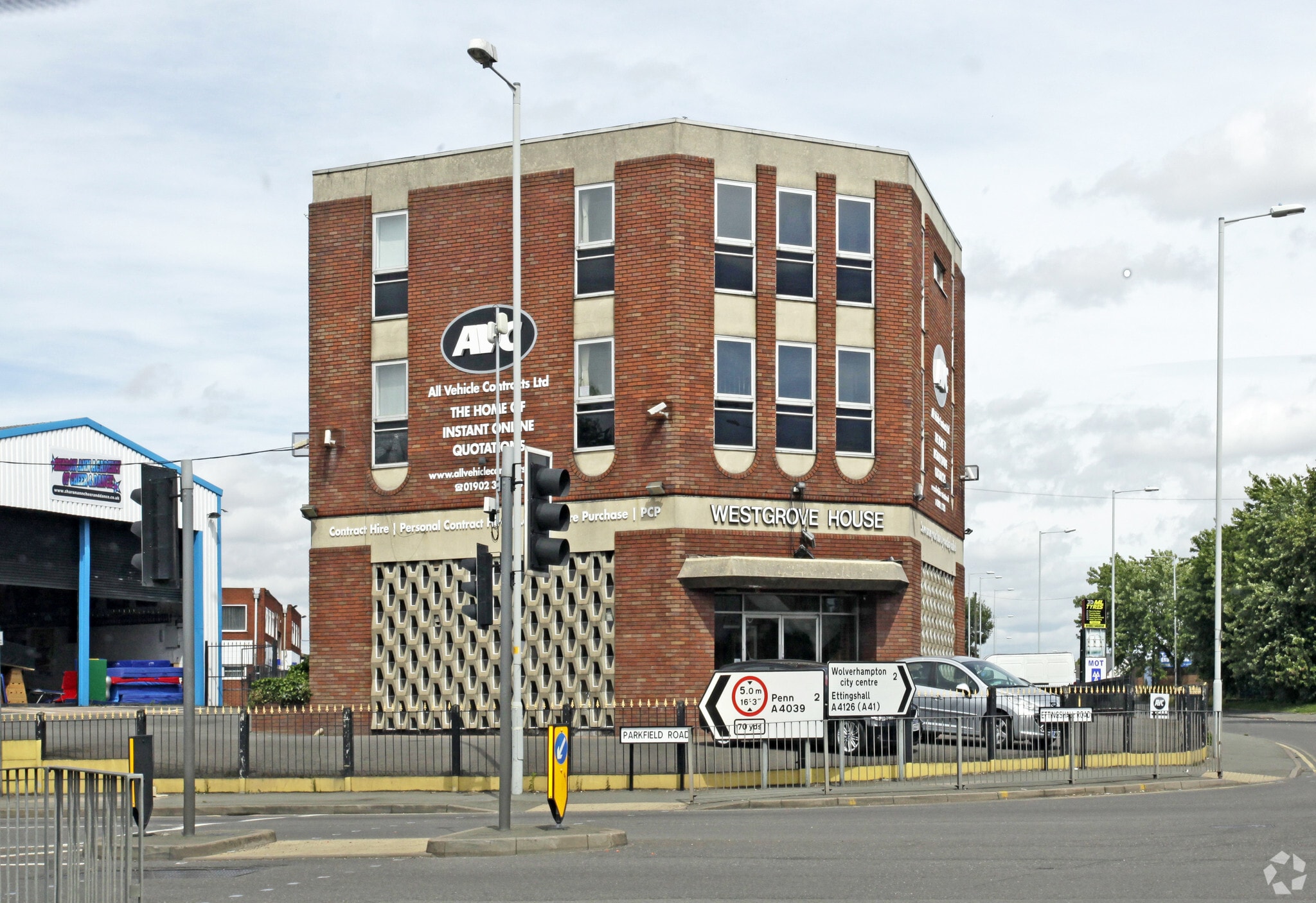 1 Ettingshall Rd, Wolverhampton for sale Primary Photo- Image 1 of 1