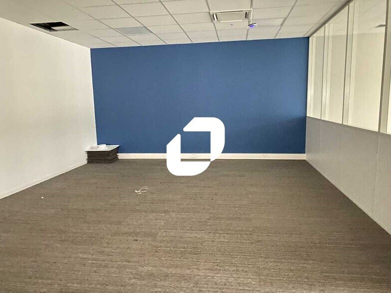 Office in Dardilly to rent - Building Photo - Image 3 of 13