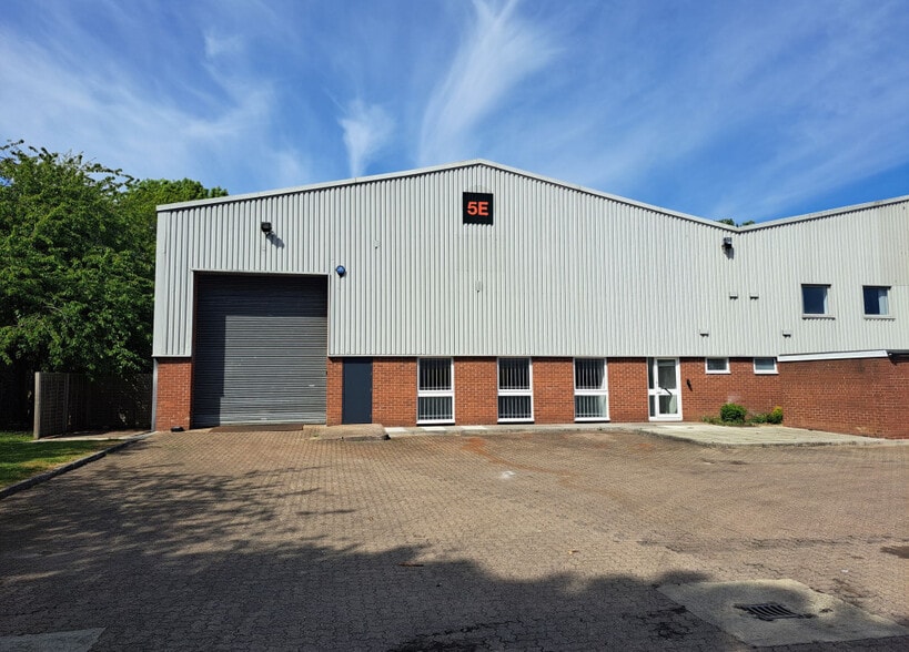 Alexandra Way, Ashchurch to rent - Building Photo - Image 3 of 4