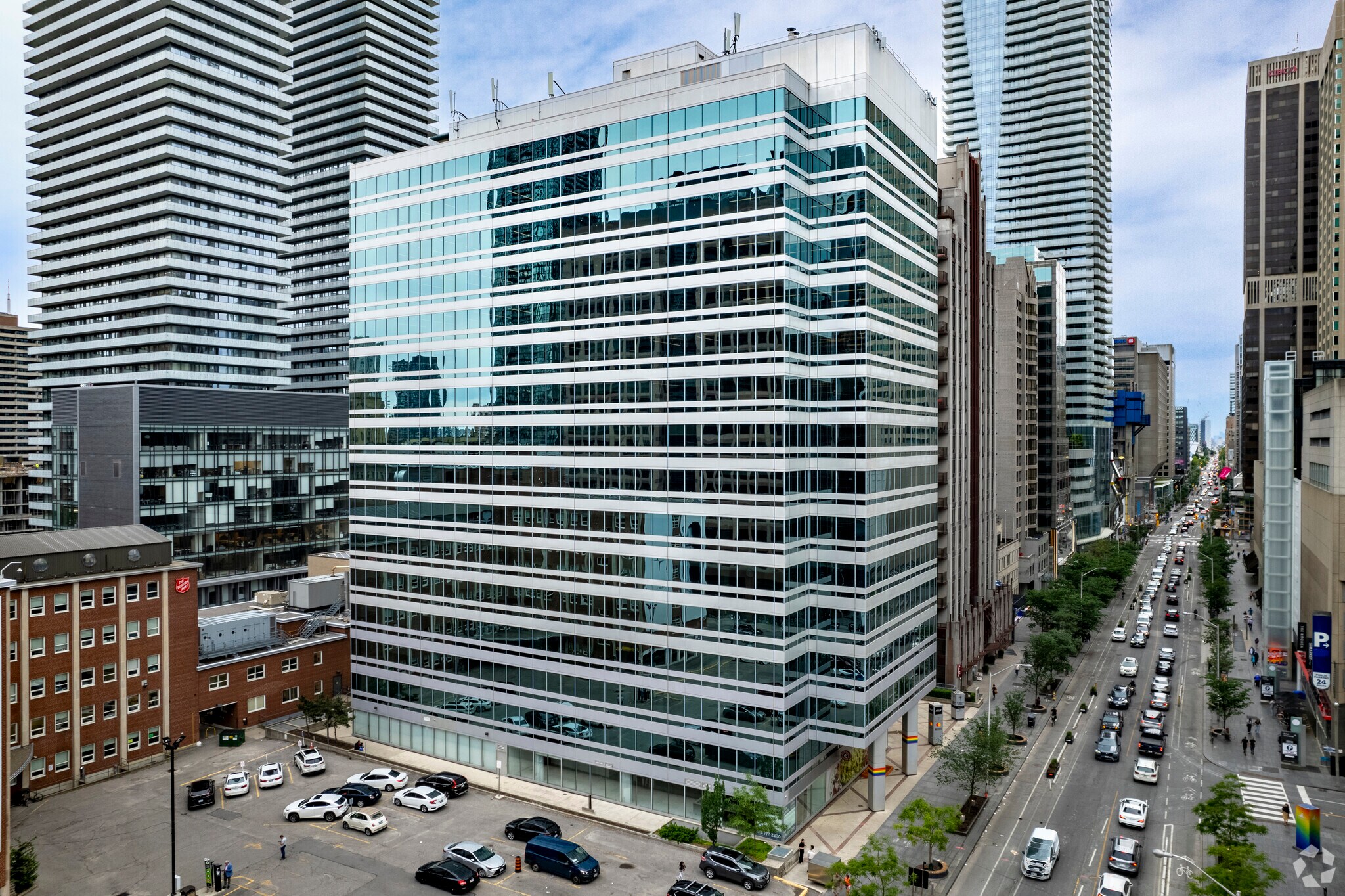 121 Bloor St E, Toronto, ON for sale Primary Photo- Image 1 of 1