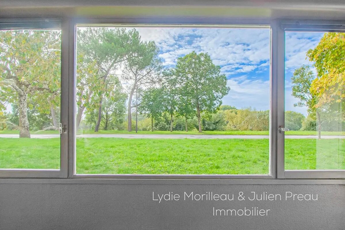 Light Industrial in Nantes for sale Interior Photo- Image 1 of 9