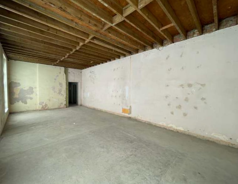 Uxbridge Road Rd, Southall to rent - Interior Photo - Image 2 of 4