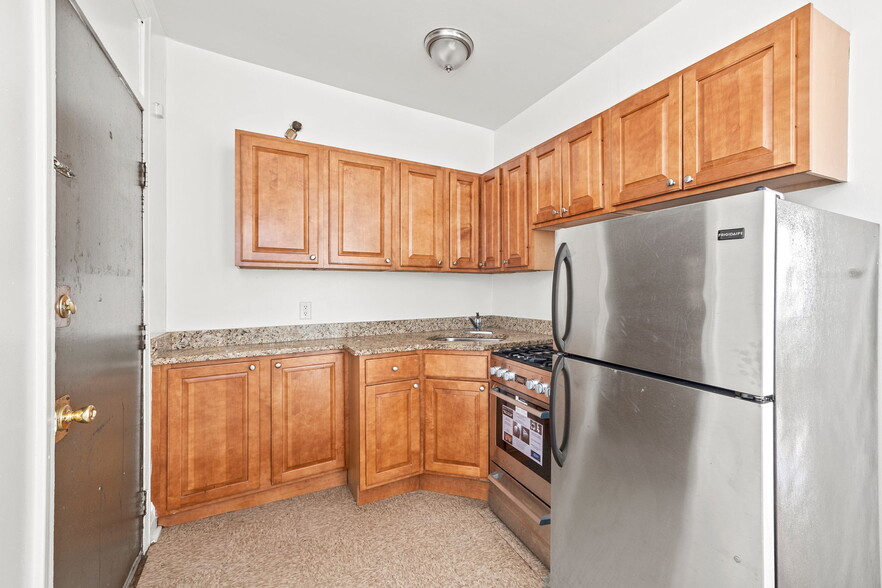 5900-5910 N Kenmore Ave, Chicago, IL for sale - Interior Photo - Image 3 of 6