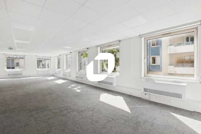Location Bureaux 324 m² à 1 799 m²