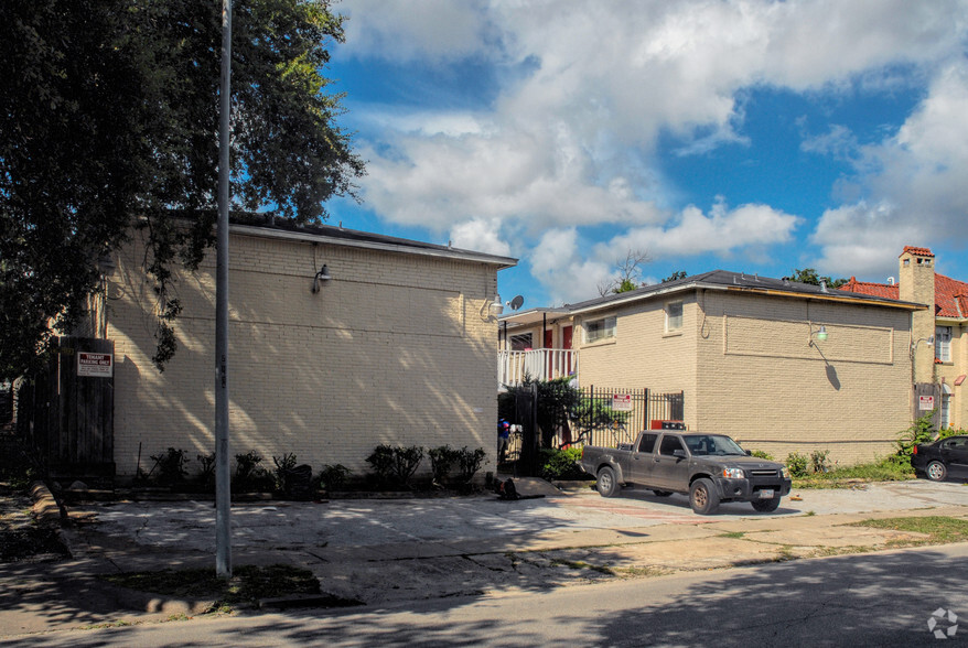 2508 Southmore Blvd, Houston, TX for sale - Building Photo - Image 2 of 16