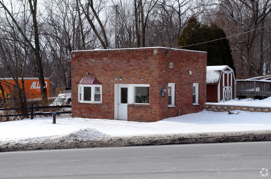 10 Lakeside Blvd, Hopatcong, NJ for sale - Primary Photo - Image 1 of 1