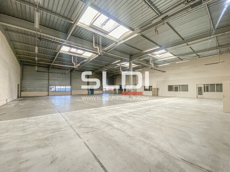 Rue Jacquard, Chassieu to rent Building Photo- Image 1 of 10