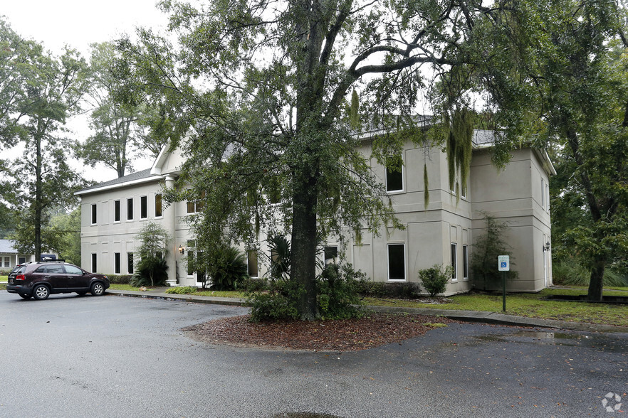 706 Orleans Rd, Charleston, SC for rent - Building Photo - Image 2 of 7