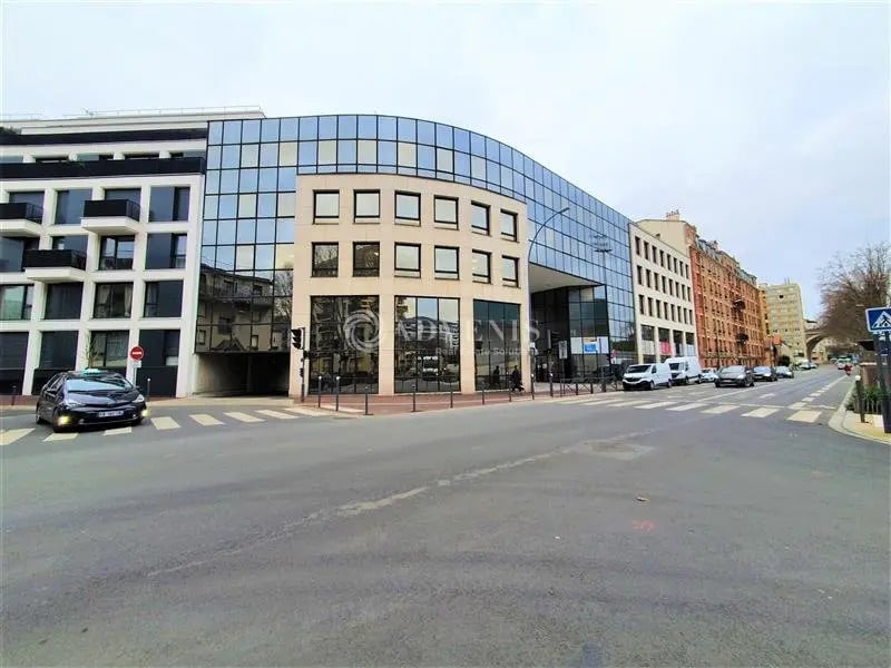 Vente Bureaux 480 m² - Photo 1
