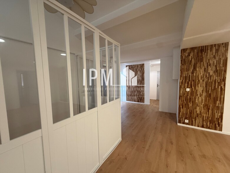 56 Rue Du Fauge, 13400 Aubagne, Aubagne to rent - Building Photo - Image 2 of 9