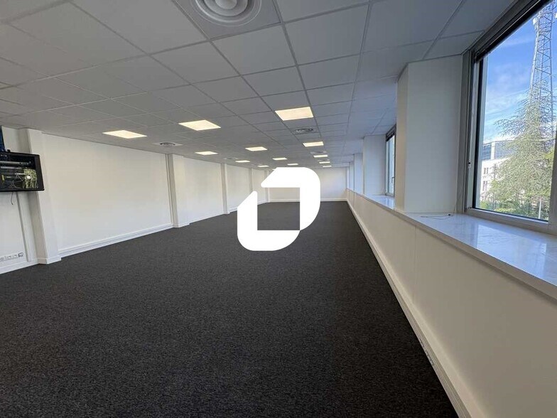 Office in Vélizy-Villacoublay to rent - Interior Photo - Image 2 of 20