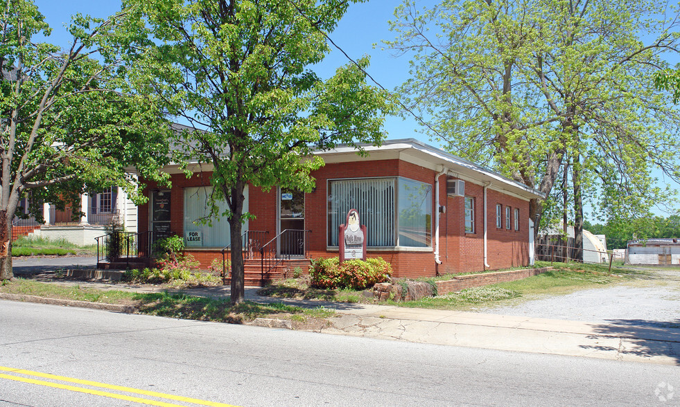 217-219 Frederick St, Gaffney, SC for sale - Building Photo - Image 1 of 2