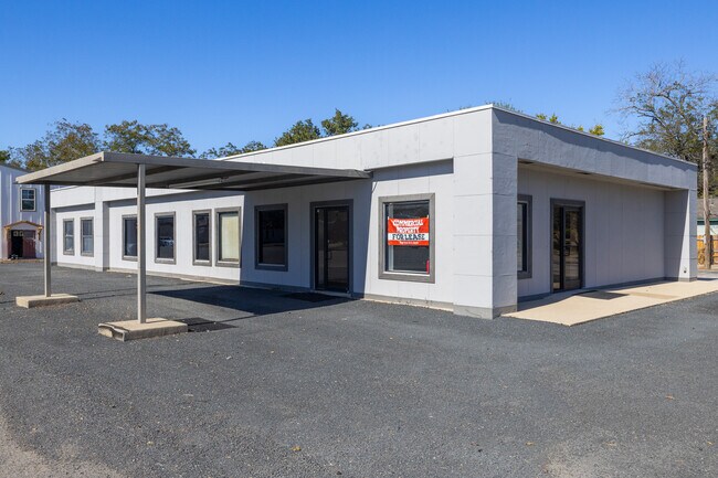 More details for 505 W Hwy 90, Castroville, TX - Office / Retail to Rent