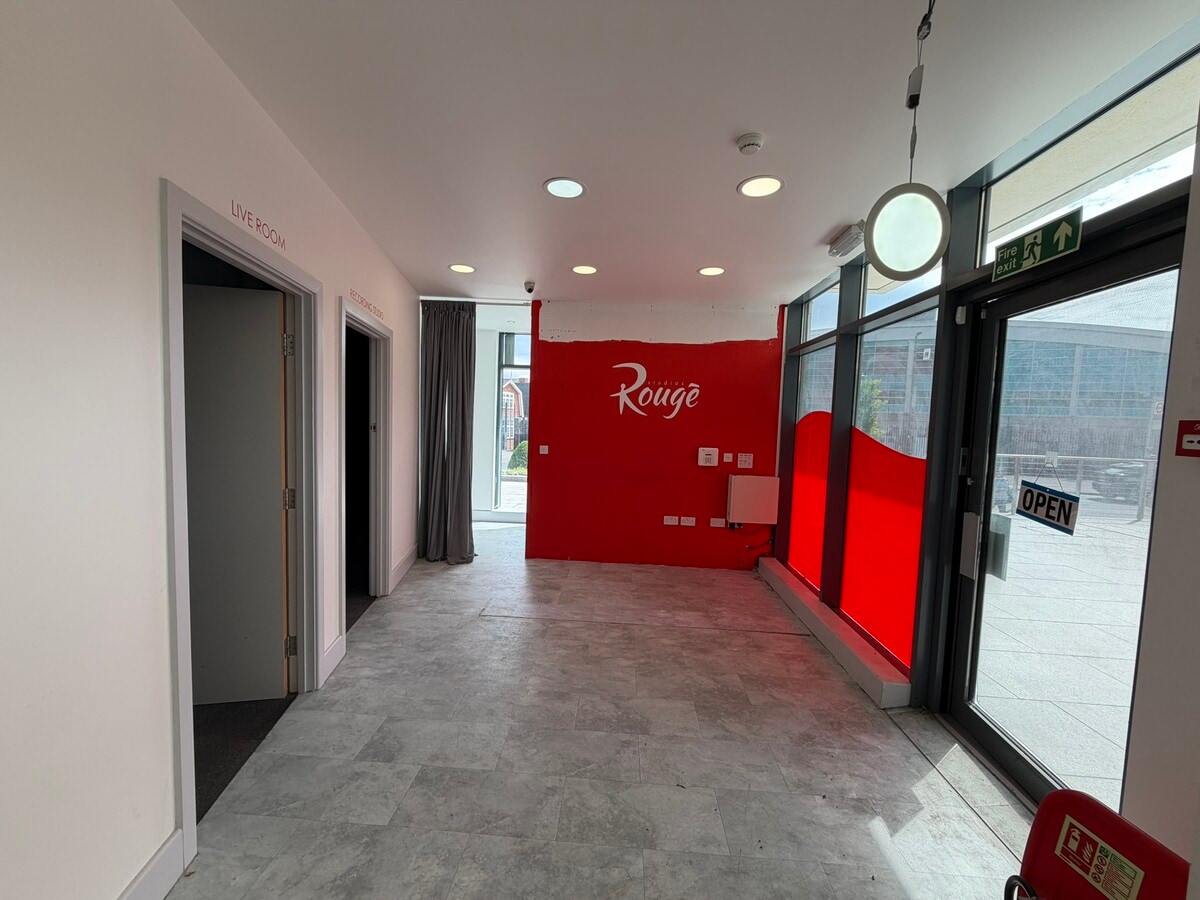 Aerodrome Rd, London, LND NW9 5LW - Unit 31 - - Interior Photo - Image 2 of 10