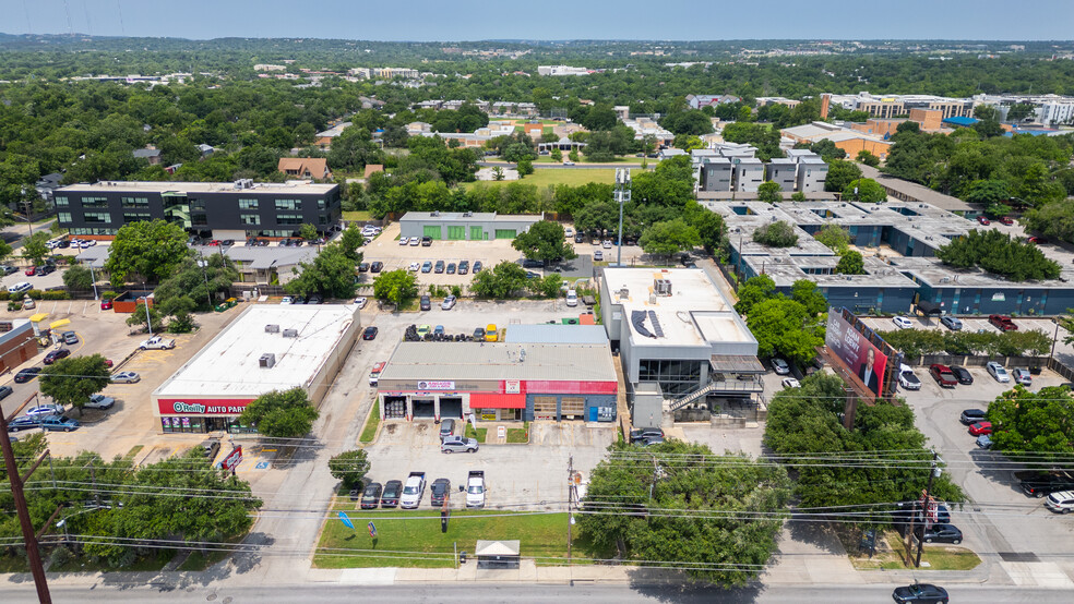 5528 N Lamar Blvd, Austin, TX for rent - Building Photo - Image 2 of 27