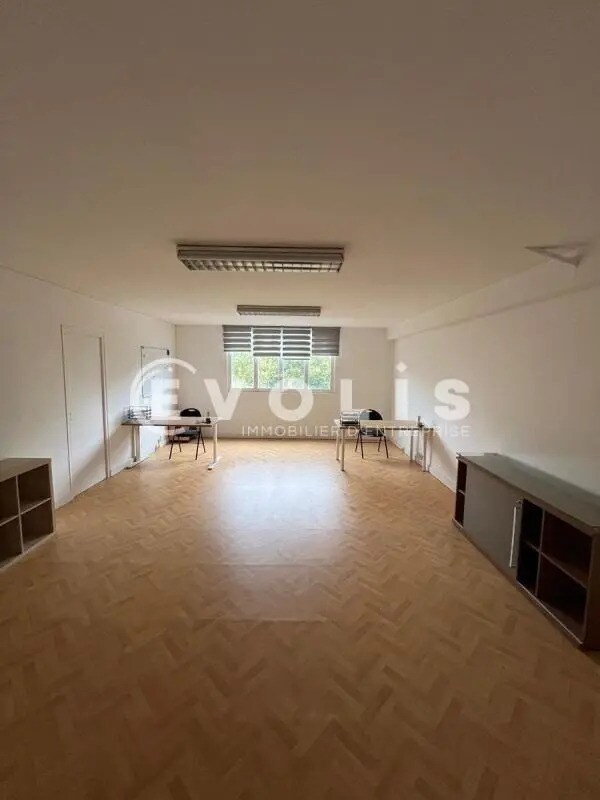 Office in Châtillon to rent Interior Photo- Image 1 of 8