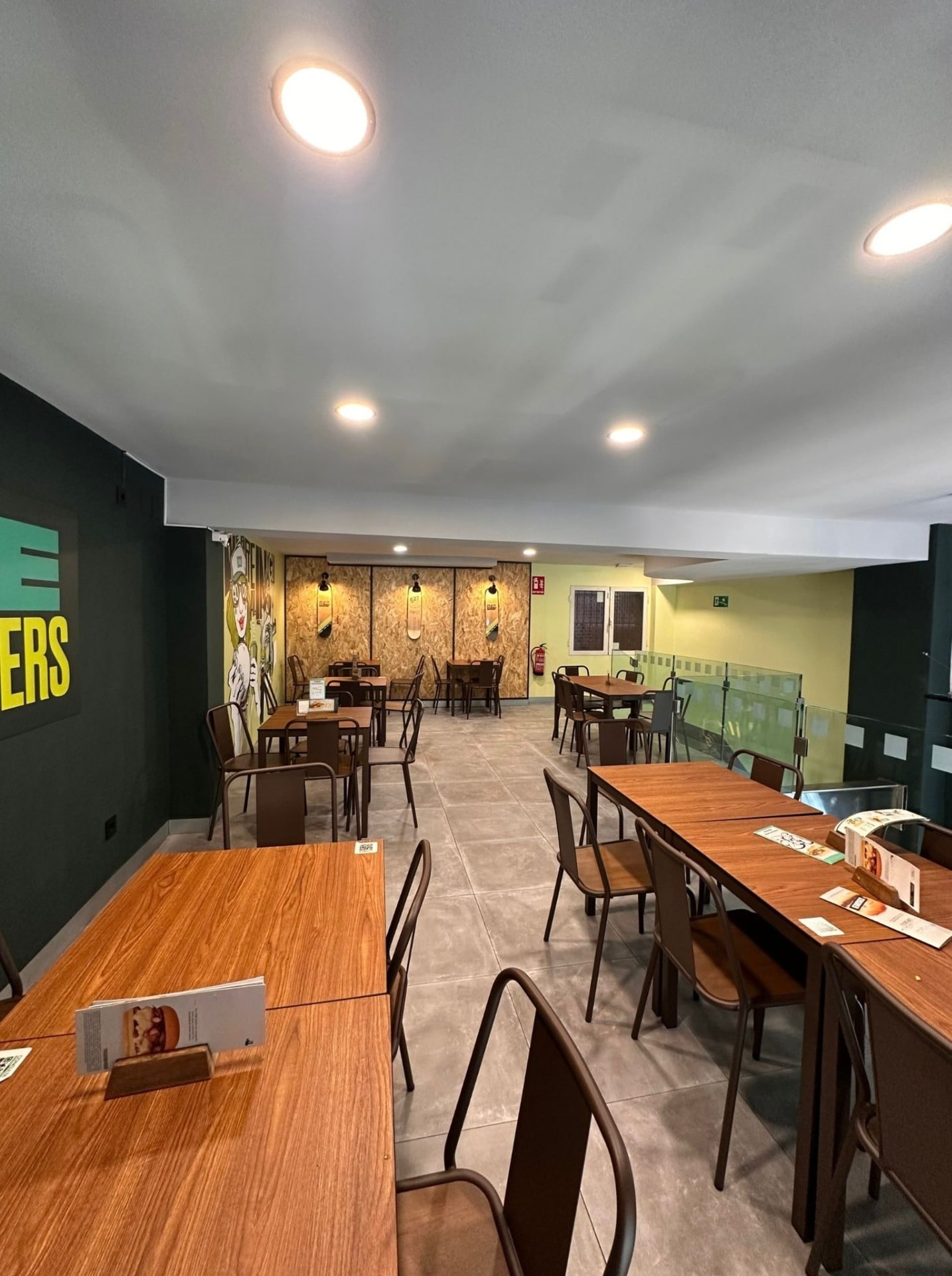 Retail in Madrid, Madrid to rent Interior Photo- Image 1 of 7