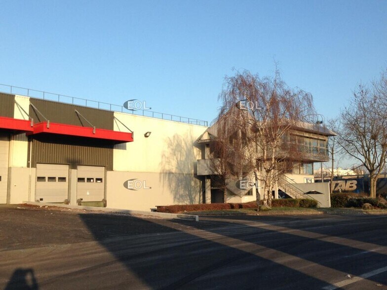 Light Industrial in Bonneuil-sur-Marne to rent - Building Photo - Image 1 of 3