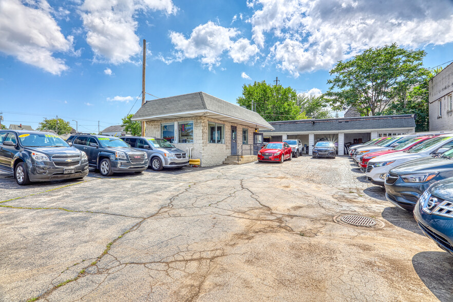 7821-7823 W Greenfield Ave, West Allis, WI for sale - Building Photo - Image 1 of 1