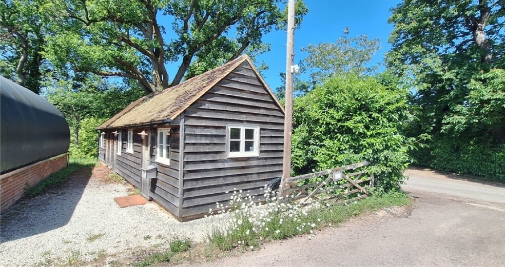 Castle Ln, West Grinstead to rent - Building Photo - Image 1 of 1