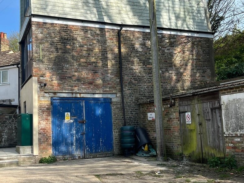 Broadmead Rd, Folkestone for sale - Primary Photo - Image 1 of 1