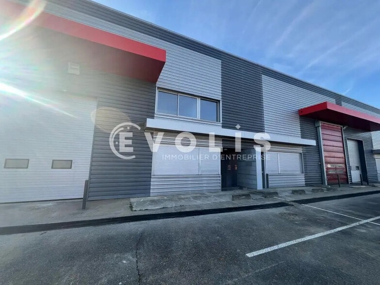 916 Rue De La Craz, Dagneux to rent - Building Photo - Image 3 of 3