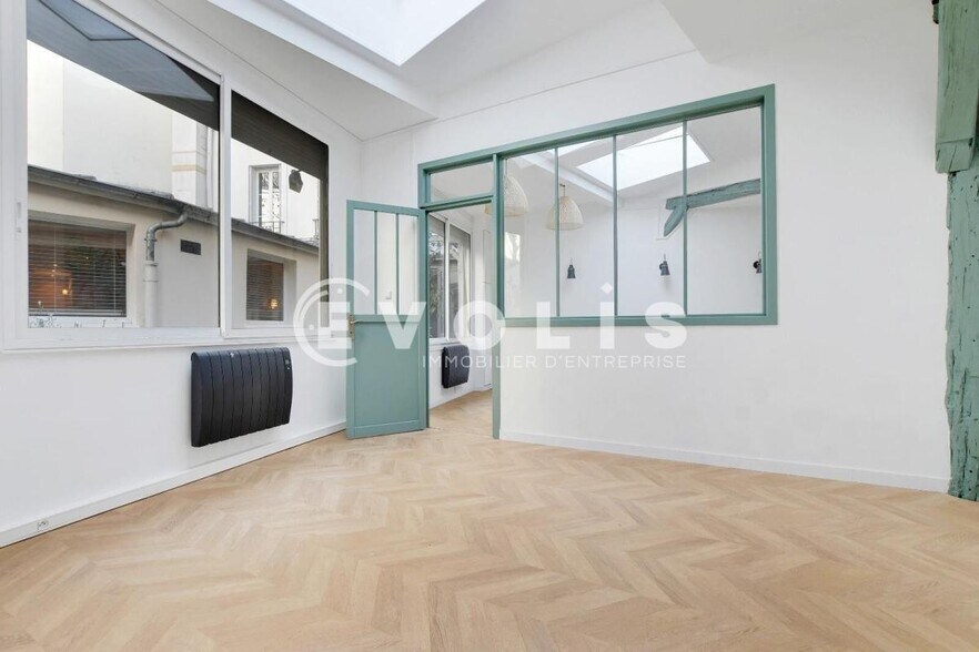 Office in Paris for sale - Interior Photo - Image 2 of 9