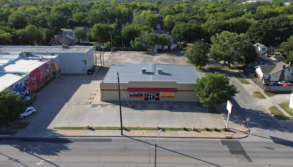 2201 E Central Ave, Wichita, KS for rent - Building Photo - Image 1 of 3