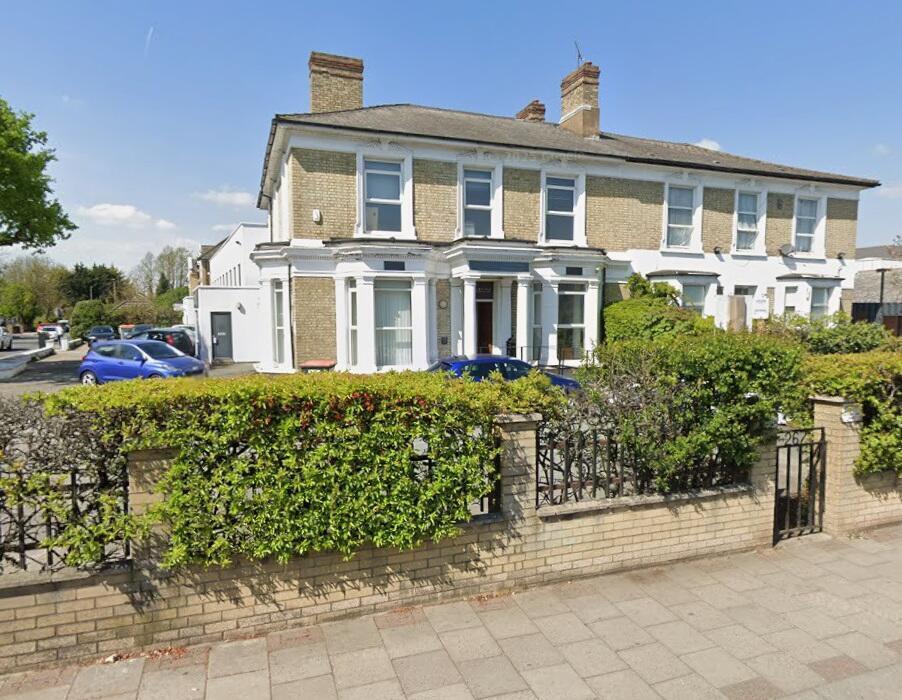267 Ballards Ln, London to rent Building Photo- Image 1 of 4